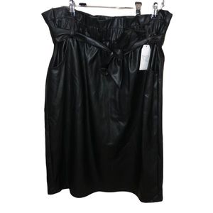 NWT Faux Leather Skirt. Size L 12-14 Black